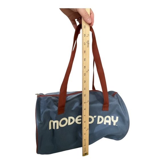 Vintage Mode O’Day Duffel Bag – Retro Nylon Gym Travel Bag - Picture 8 of 8